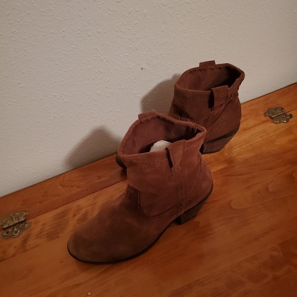 Call it Spring Tan Suede Booties Size 9 - Picture 2 of 8